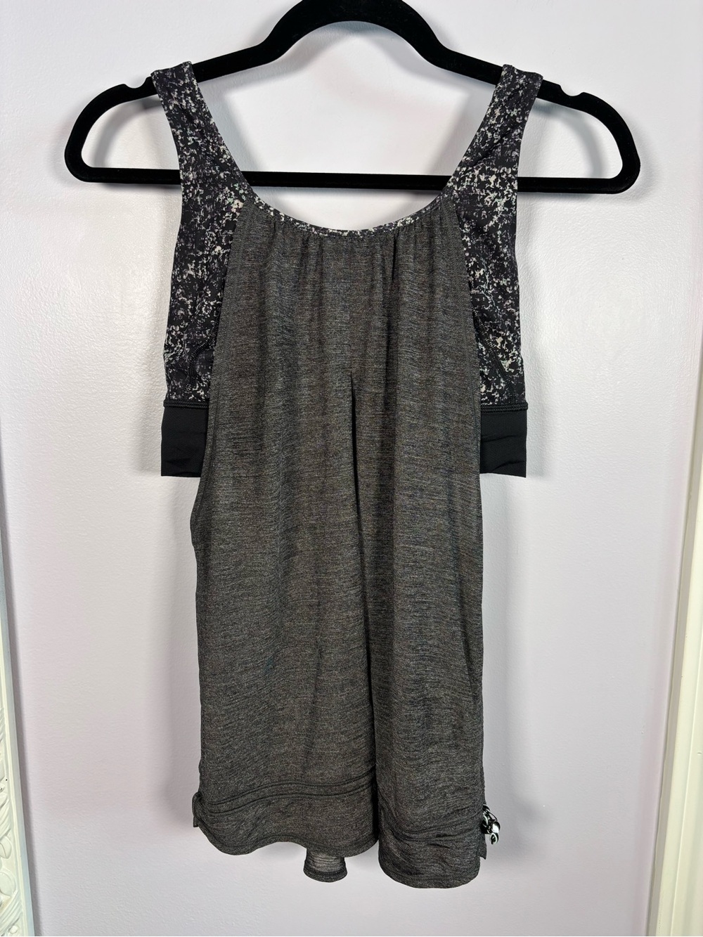 lululemon athletica Run Times Charcoal Grey Tank with Sports Bra Size 6.